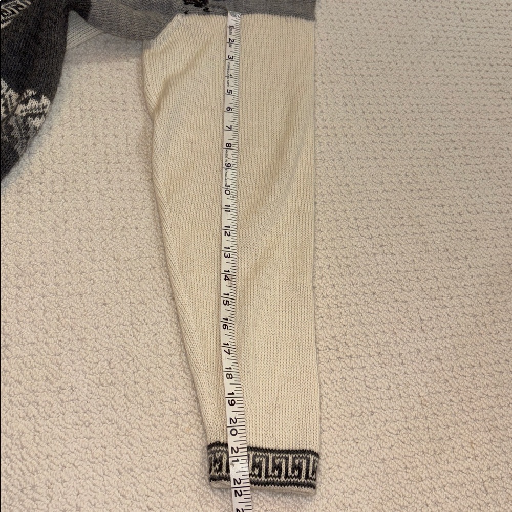 Alpaca wool cardigan sweater with hood - Picture 11 of 11